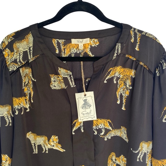 Easel Black Cheetah Tiger Print Long Sleeve Blouse Womens Plus Size 2X NWT Satin - Picture 4 of 12